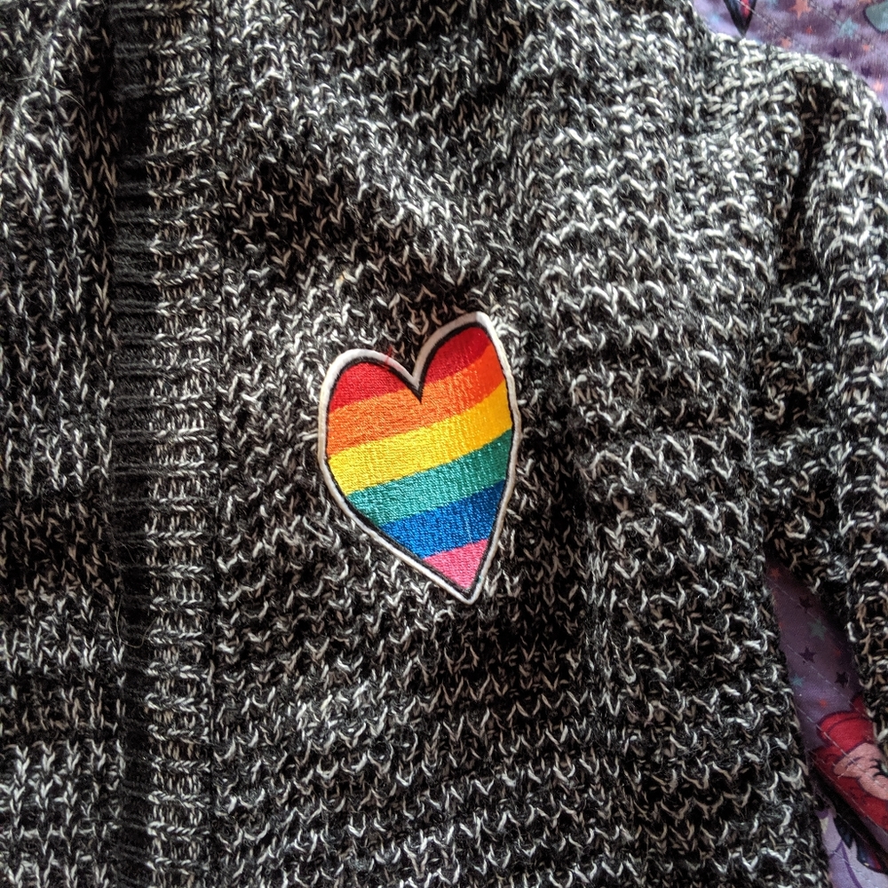 Heart patch cardigan - Picture 2 of 3